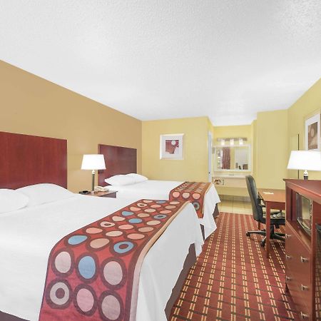 Super 8 By Wyndham Kerrville Tx מראה חיצוני תמונה