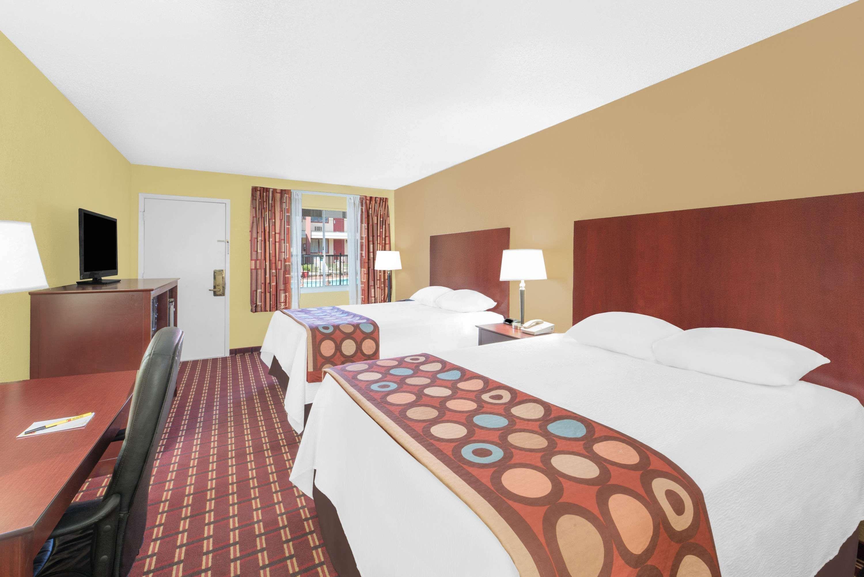 Super 8 By Wyndham Kerrville Tx מראה חיצוני תמונה
