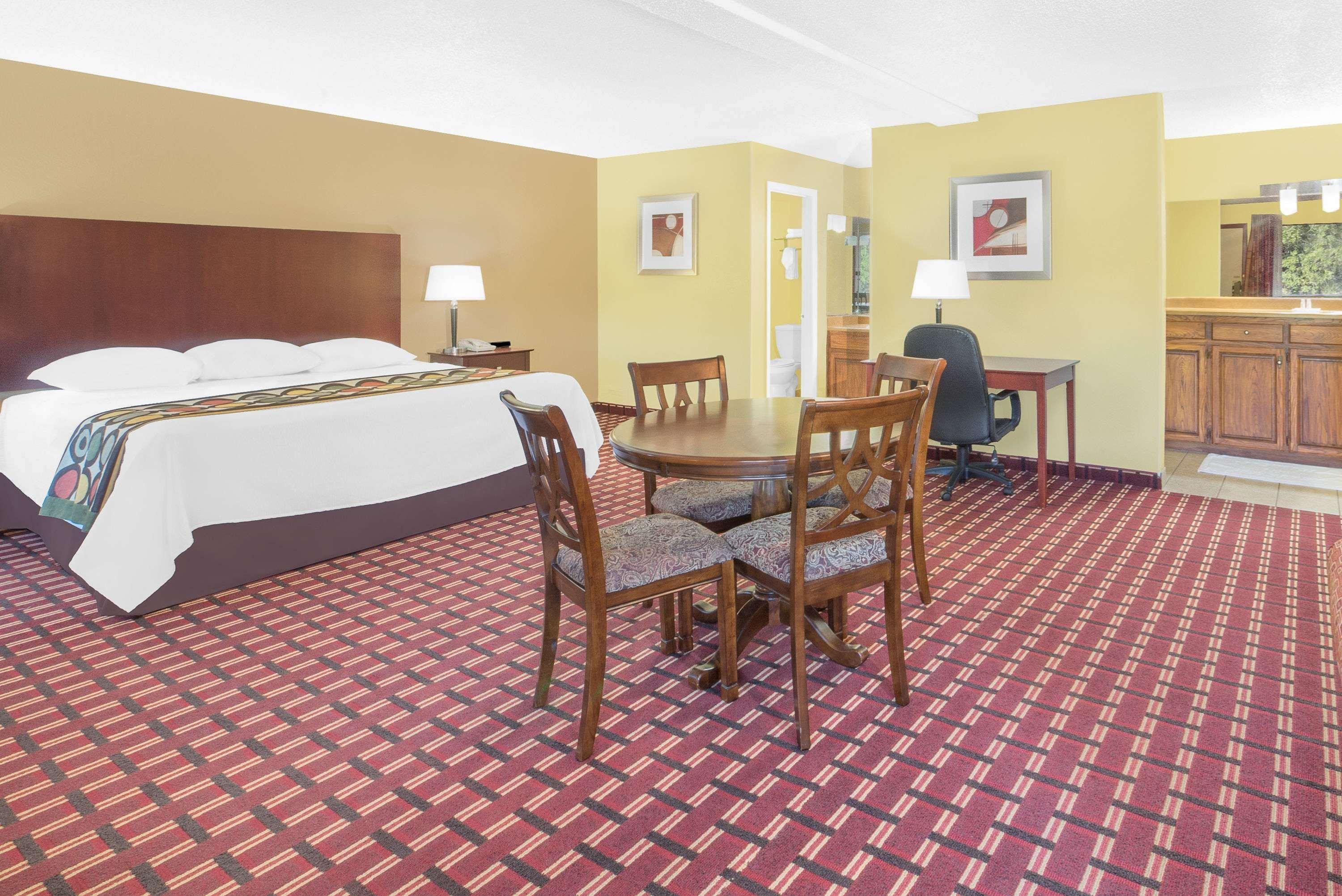 Super 8 By Wyndham Kerrville Tx מראה חיצוני תמונה