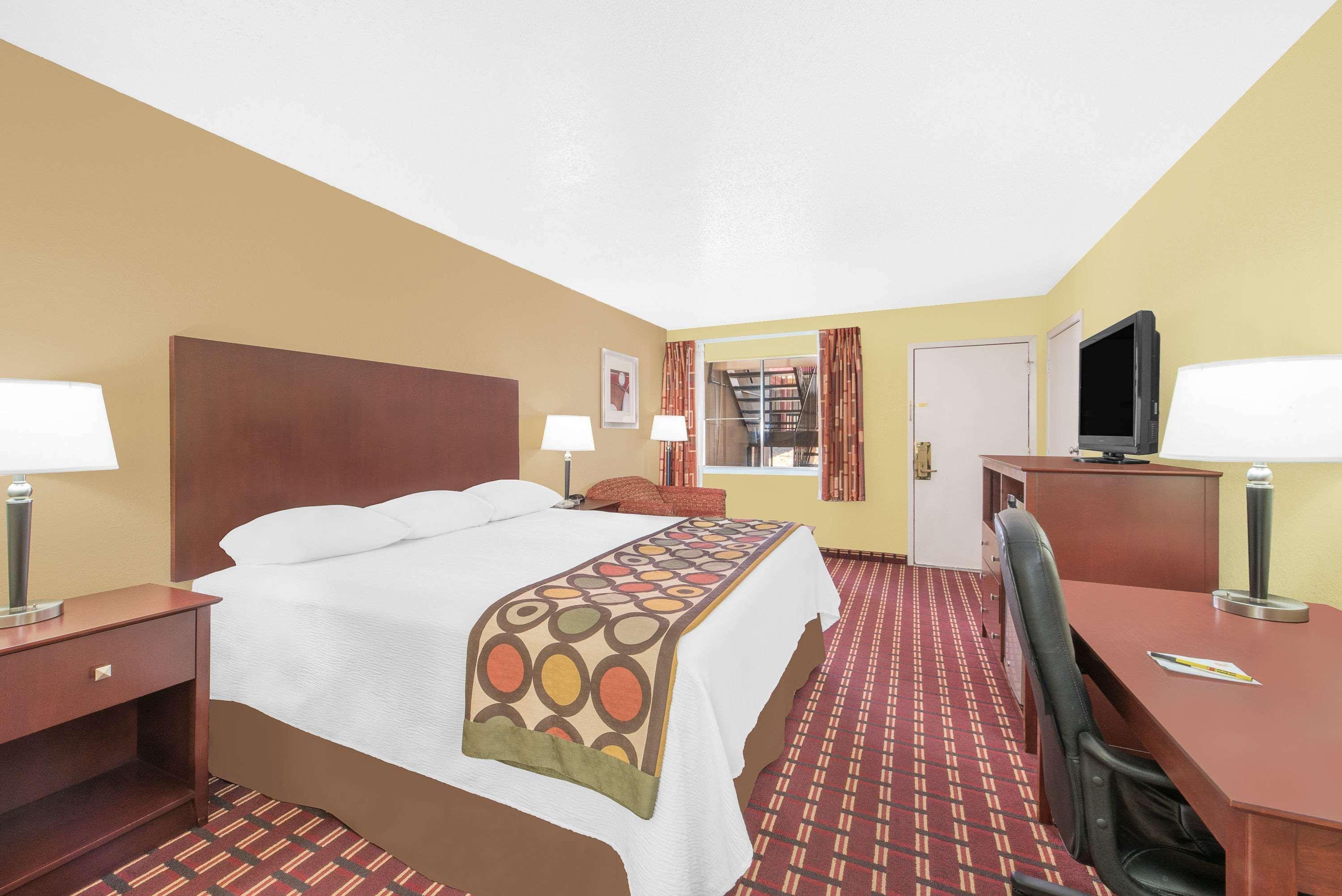 Super 8 By Wyndham Kerrville Tx מראה חיצוני תמונה