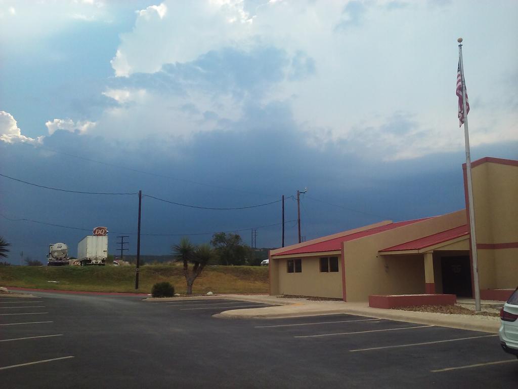 Super 8 By Wyndham Kerrville Tx מראה חיצוני תמונה