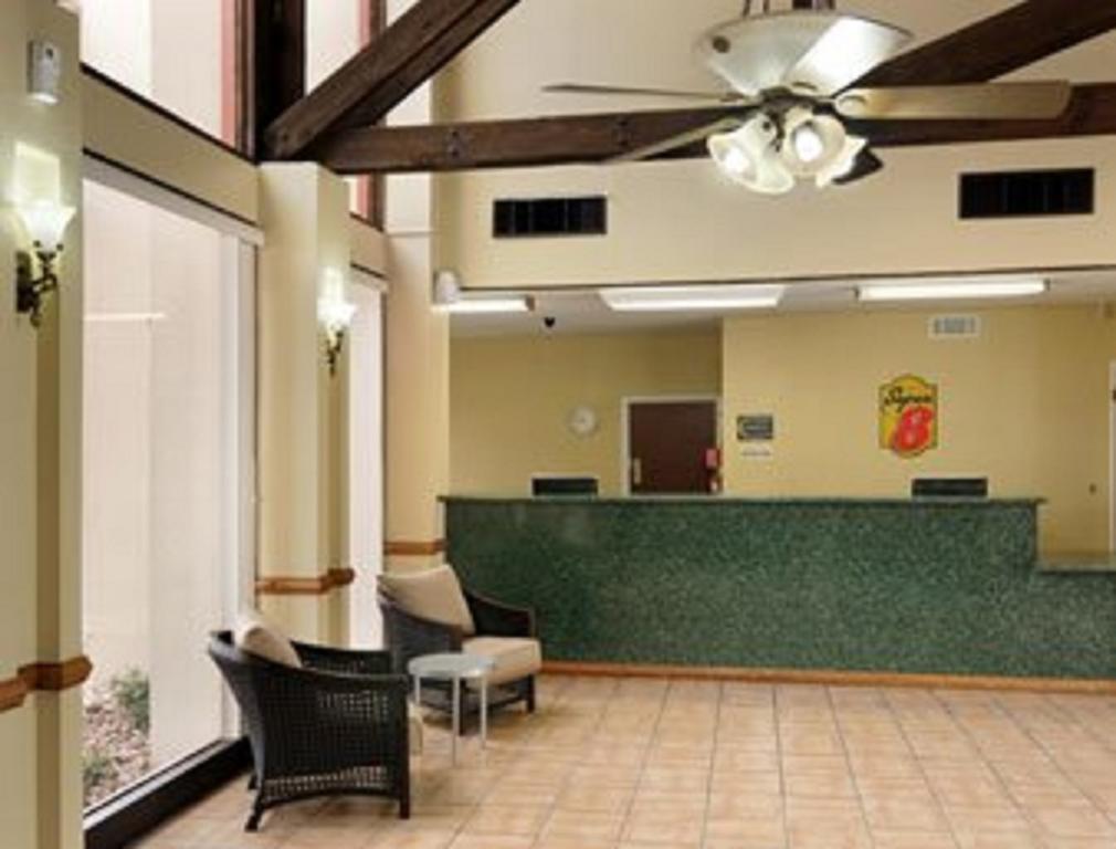 Super 8 By Wyndham Kerrville Tx מראה פנימי תמונה