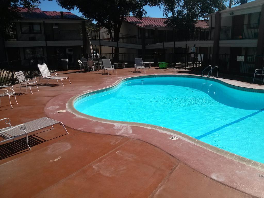 Super 8 By Wyndham Kerrville Tx מראה חיצוני תמונה